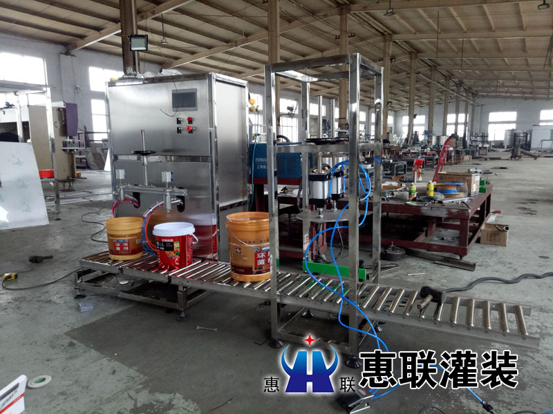 2頭半自動(dòng)稱重車(chē)用尿素灌裝機(jī)